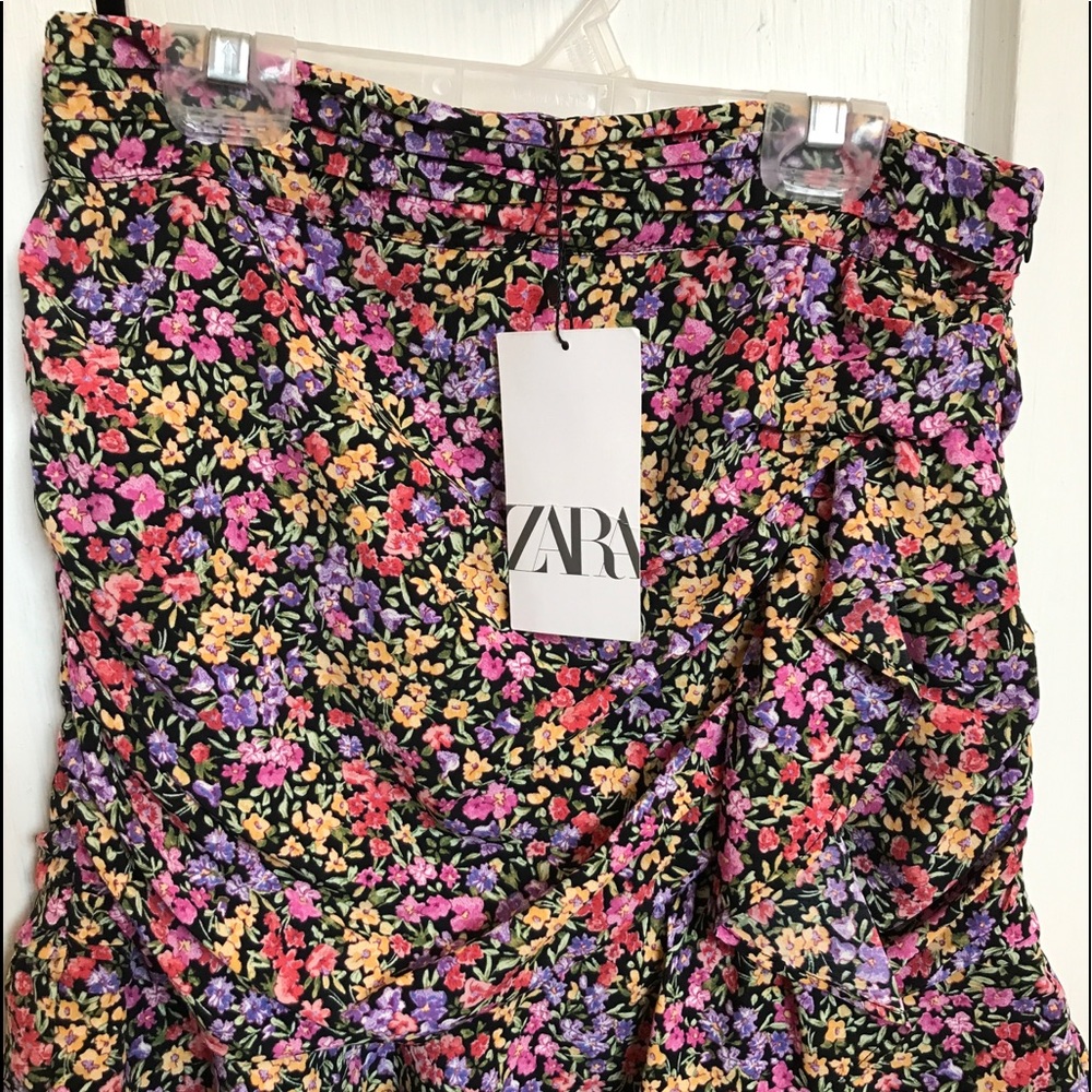 Zara gorgeous skirt brand new with tags
